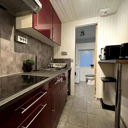 The Red And Black Retreat - Center