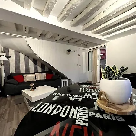 The Red And Black Retreat - Center * Fontainebleau