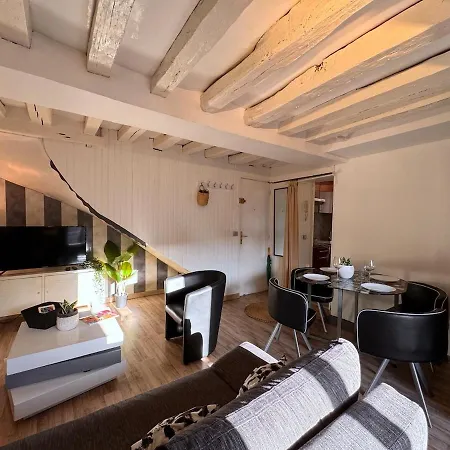 The Red And Black Retreat - Center Fontainebleau